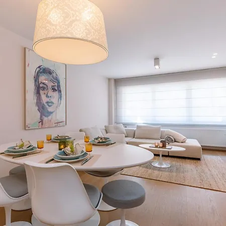 Lovely And Spacious In The Center Of * クノック・ヘイスト