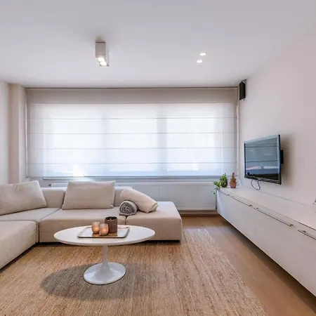 Lovely And Spacious In The Center Of アパート *